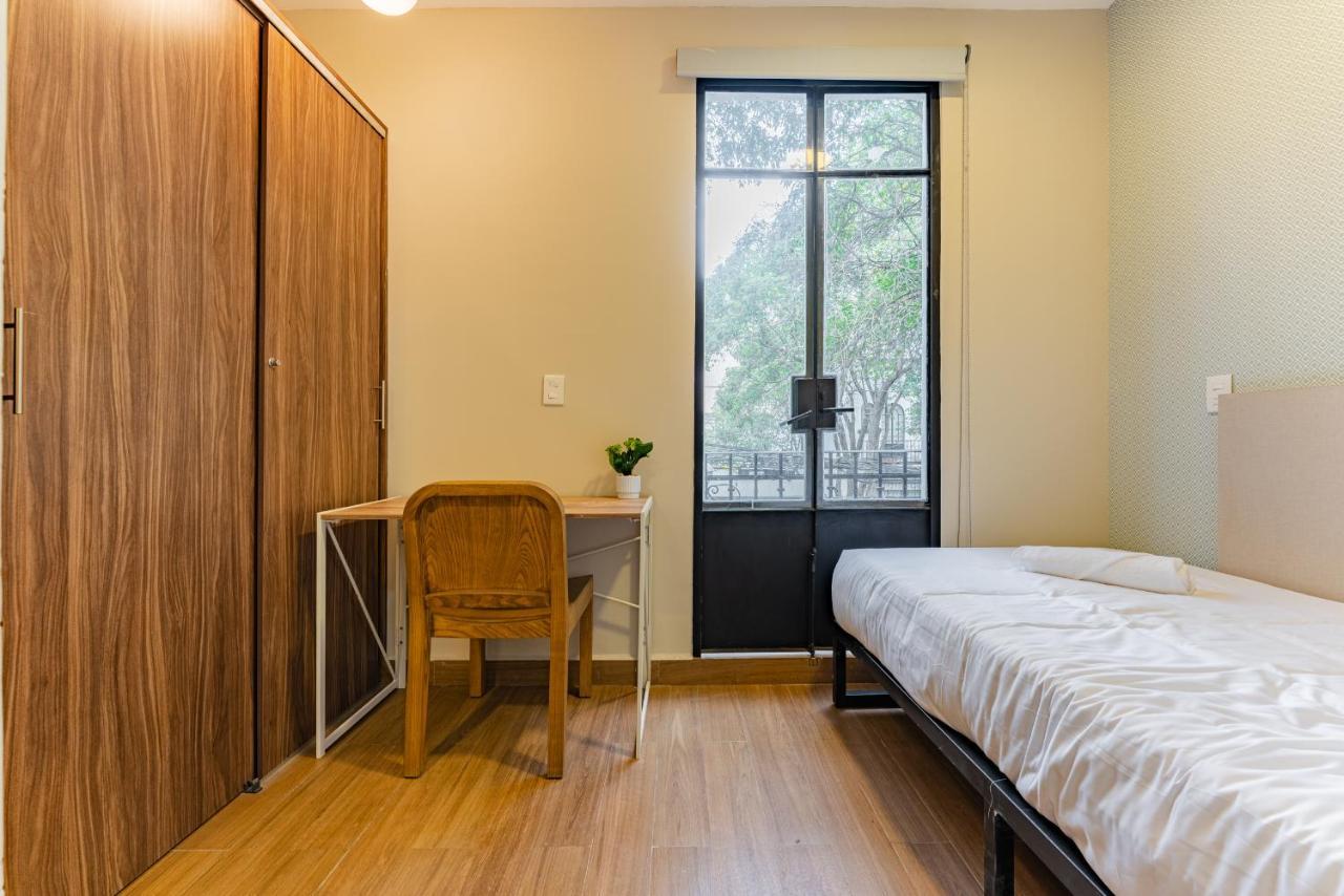 Casa Danubio Reforma By Vh Hostel Mexico City Exterior photo